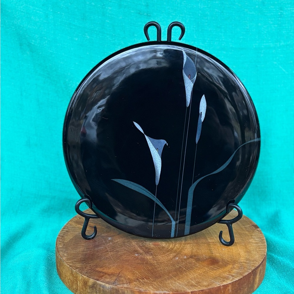 MIKASA Galleria Opus Black Cake Plate